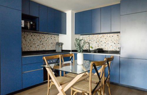 Apoquindo Apartment | Stylish 2BR Getaway for 5 in Las Condes Oasis