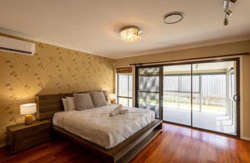 Stretton House | Stylish 2BR House for a Memorable Stay Stretton