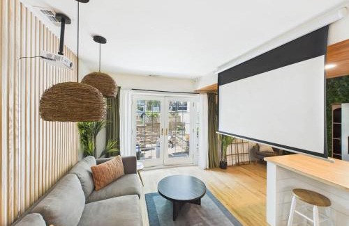 West Town Apartment | Stylish 2BR Patio Oasis & Free Parking