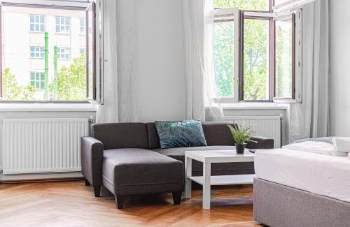 Wahring Apartment | Stylish 2BR Retreat Steps from AKH & Volksoper