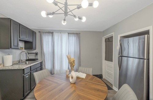 Lakefront Apartment | Stylish 2BR Syracuse Stay, Near Zoo, Museums and Downtown