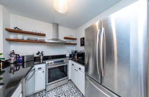 West End Apartment | Stylish 2BR with Balcony and Optional Parking Near Vanderbilt & Broadway