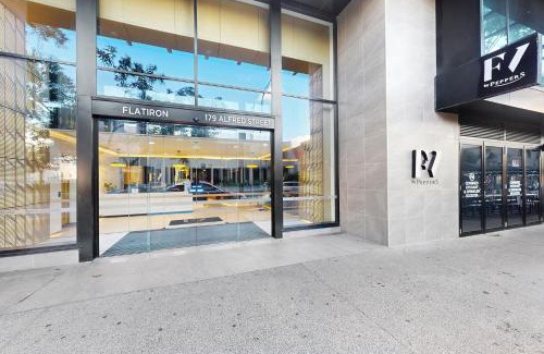Fortitude Valley Apartment | Stylish 2BR with Story Bridge & Fireworks Views