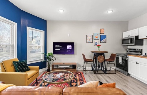 Hough Apartment | Stylish 3 BDR | 3 min. to Clinic