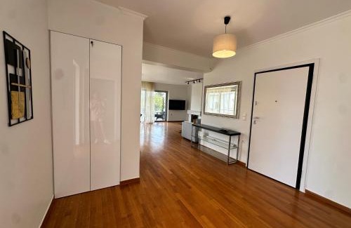 Voula Apartment | Stylish 3 BDR apartment in Glyfada center- Cielo
