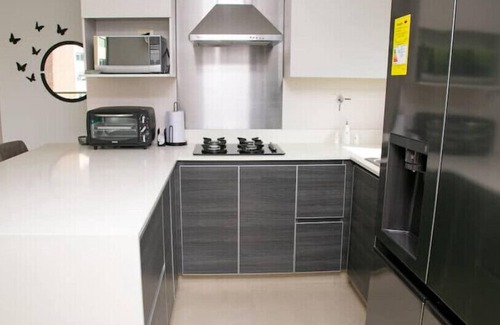 Lalinde Condo | Stylish 3 bdr condo ideal location Pobladon