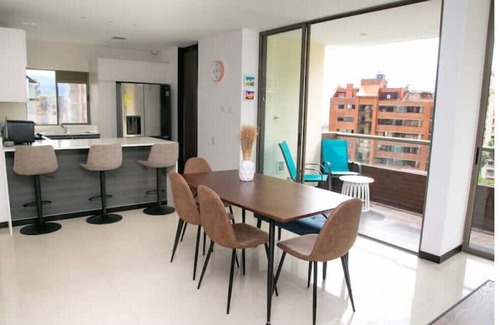 Lalinde Condo | Stylish 3 bdr condo ideal location Pobladon