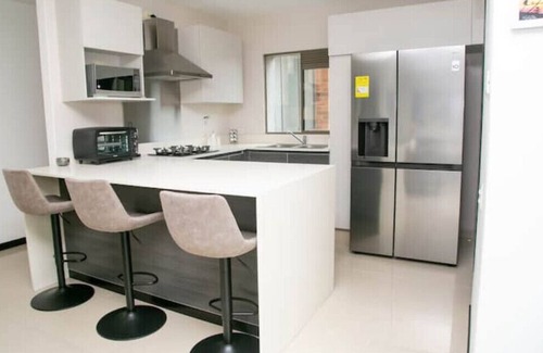 Lalinde Condo | Stylish 3 bdr condo ideal location Pobladon