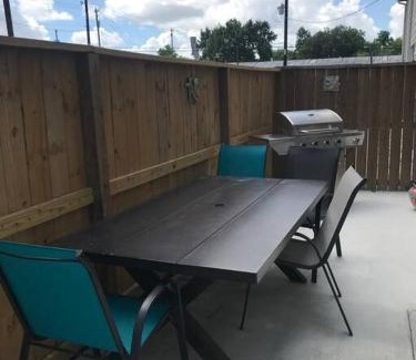 Northside Ski Chalet | Stylish 3 BDR House 5 miles to Downtown!