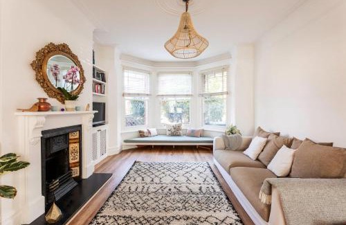 Dudden Hill House | Stylish 3-Bed Home with Garden in Dollis Hill