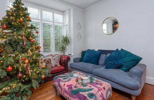 London Borough of Hounslow House | Stylish 3-Bed House in Brentford near Richmond