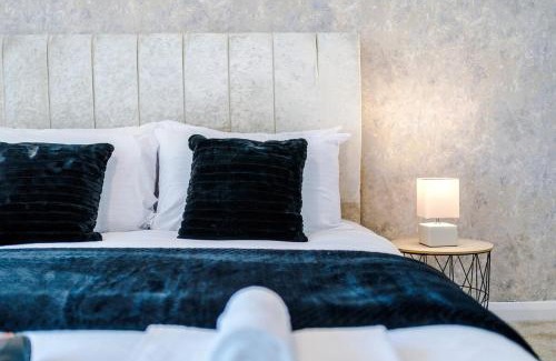 Bradford House | Stylish 3 bed house sleeps 5 free parking