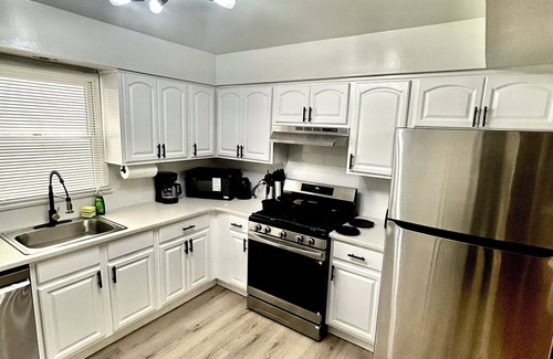 Ironbound District Apartment | Stylish 3-bedroom 2-bath unit. Sleeps 10+. Close to NYC and EWR airport.