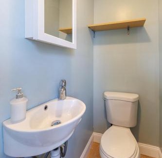 Upham's Corner Apartment | Stylish 3 Bedroom Apartment