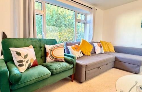 Kidlington Villa | Stylish 3-Bedroom House with Garden & Free Parking's, Prime location with private garden