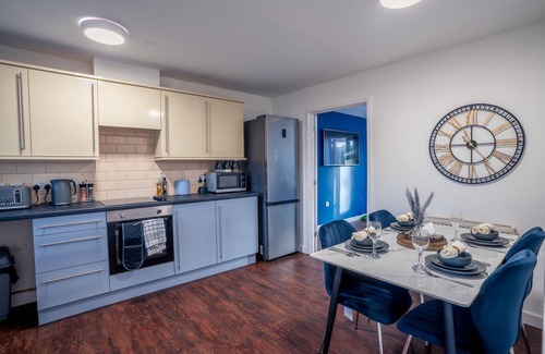 Framwellgate Moor House | Stylish 3-bedroom House With Parking - Sleeps 6
