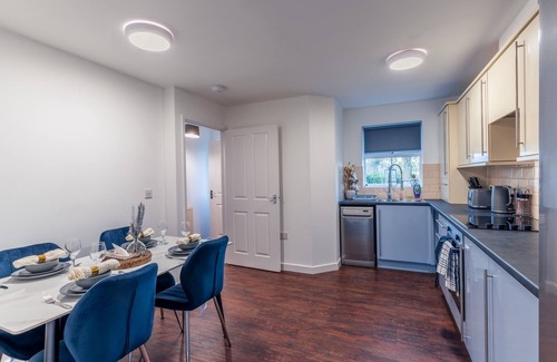 Framwellgate Moor House | Stylish 3-bedroom House With Parking - Sleeps 6