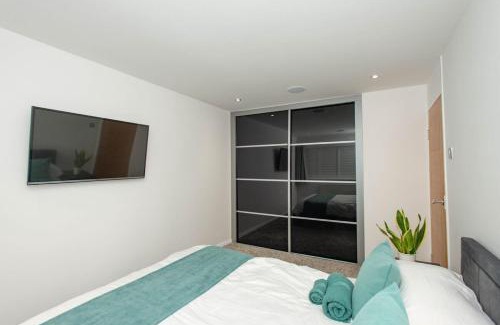 Farnborough and Crofton Apartment | Stylish 3-Bedroom in Orpington