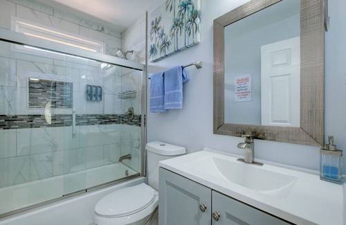 Fairburn House | Stylish 3-Bedroom with Patio and Room to Roam