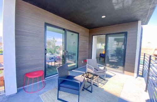 East Hollywood House | Stylish 3 BR/3BR family house