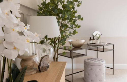 Winchester House | Stylish 3BD Townhouse in Central Winchester
