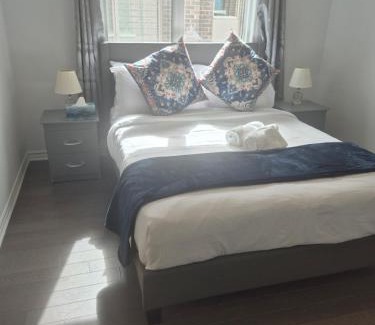Milton House | Stylish 3BR 2.5 Bath Townhouse with Patio and parking