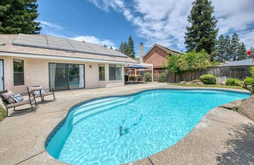 Raisin House | Stylish 3BR/2BA Retreat w/Pool! Dream Getaway