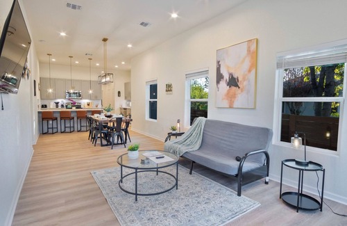 Denver Heights Cottage | Stylish 3br/2ba Urban Retreat Near Lively Downtown