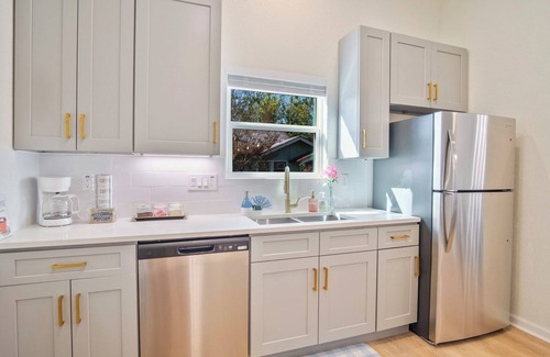 Denver Heights Cottage | Stylish 3br/2ba Urban Retreat Near Lively Downtown
