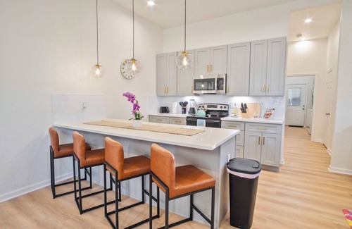Denver Heights Cottage | Stylish 3br/2ba Urban Retreat Near Lively Downtown