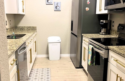 Vista East Apartment | Stylish 3BR Gated Retreat Near MCO - Pool - Walk to Dining & Shops - 2 Masters