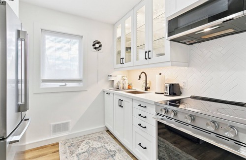 Mineola House | Stylish 3BR Home, Close to Restaurants/Shops