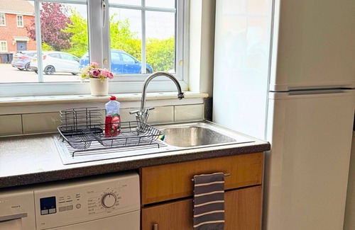 Corby House | Stylish 3BR Home | Garden + Wi-Fi + Parking – Perfect for Work or Family
