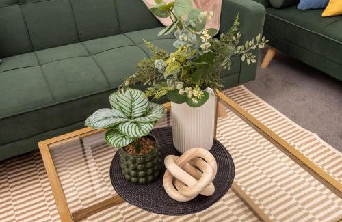North Bitchburn House | Stylish 3BR Home near Hospital and Auckland Castle