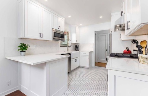 Fauntleroy House | Stylish 3BR Home in West Seattle w/Fenced Yard