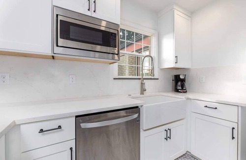 Fauntleroy House | Stylish 3BR Home in West Seattle w/Fenced Yard
