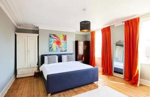 Harrow Road Apartment | Stylish 3BR Home with Private Patio in Maida Vale