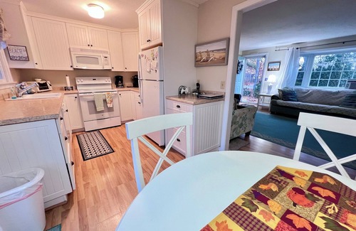 Northwest Harwich House | Stylish 3BR Ranch - Little Dog Friendly! (2033)