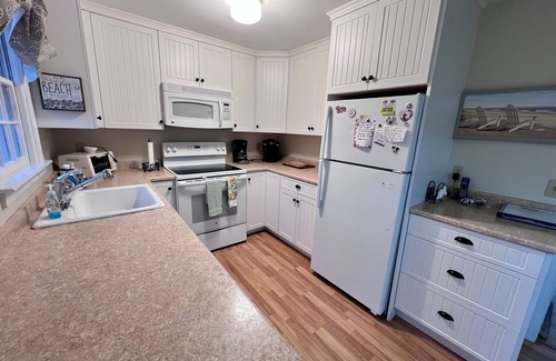 Northwest Harwich House | Stylish 3BR Ranch - Little Dog Friendly! (2033)