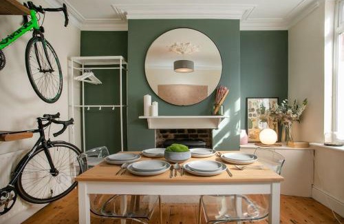 Nottingham House | Stylish 4 Bed Home In Central Nottingham w/Parking