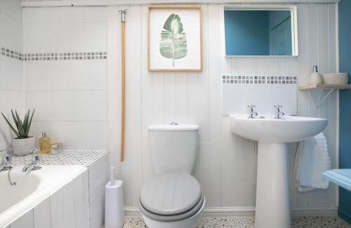 Nottingham House | Stylish 4 Bed Home In Central Nottingham w/Parking