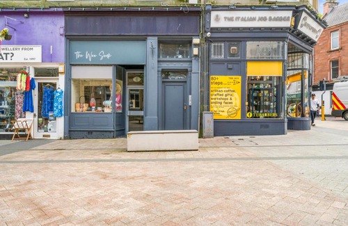 Galashiels Apartment | Stylish 4 Bed-Town Centre