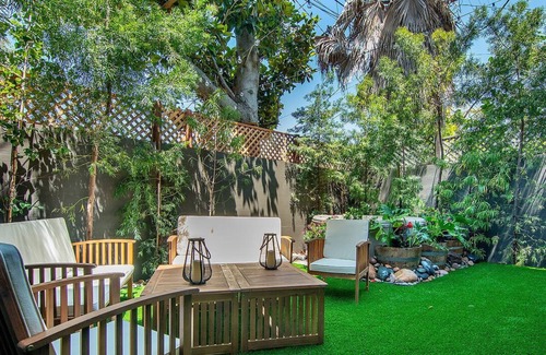 Pico - Robertson House | Stylish 4 Bedroom home with a hot tub