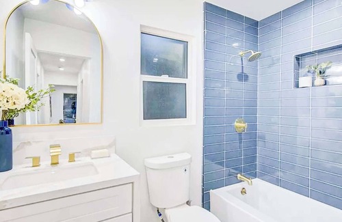 Atwater Village Villa | Stylish 4B3B Villa near Dodger Stadium