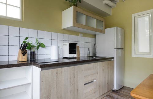 Songshan Apartment | Stylish 4F Large Studio, Taipei, Elevator, AC, 1 unit in a floor, Walk to MRT