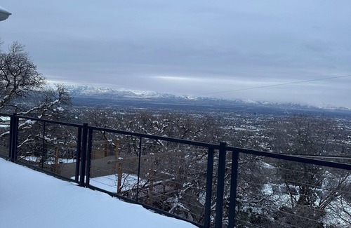 Olympus Cove House | Stylish 5-bedroom house with amazing views and movie theater