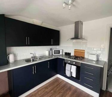 Birkenhead Apartment | Stylish 5 bedroom/7bed apartment