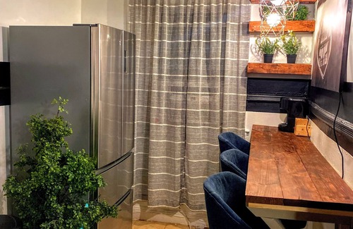 Weequahic House | Stylish 5-Bedroom Duplex Near NYC for Large Groups/Sleeps 16+Breakfast Included