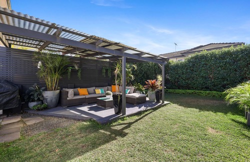 Cronulla House | Stylish 5 BR House with Pool near Beach