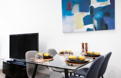 Covent Garden Apartment | Stylish air-con flat in the heart of Covent Garden
